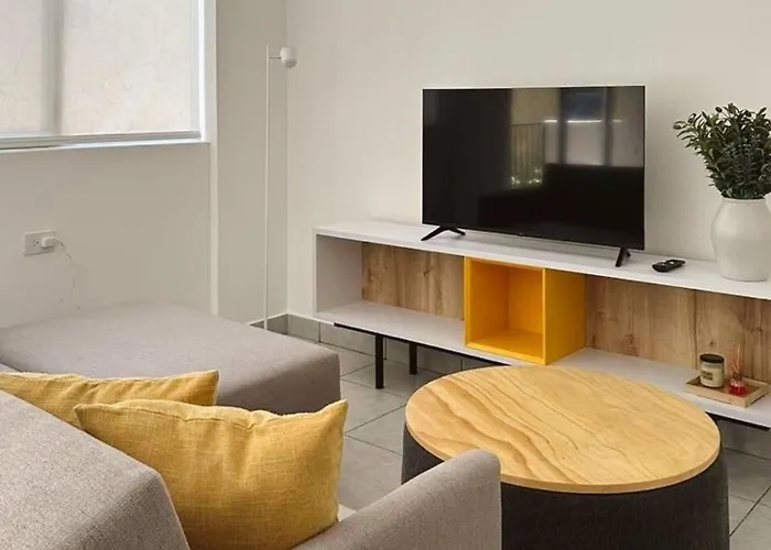 Modern Apartment, San Francisco Neighborhood