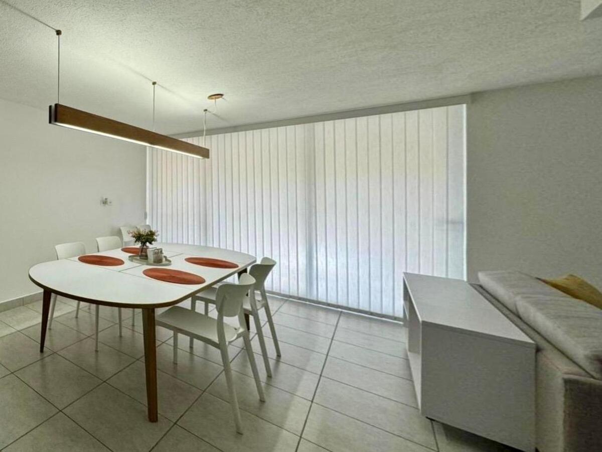 Apartment Modern Apartment, San Francisco Neighborhood *