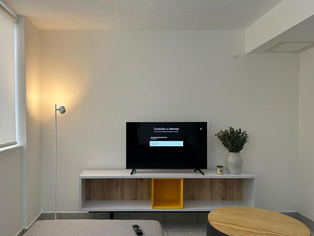 Modern Apartment, San Francisco Neighborhood