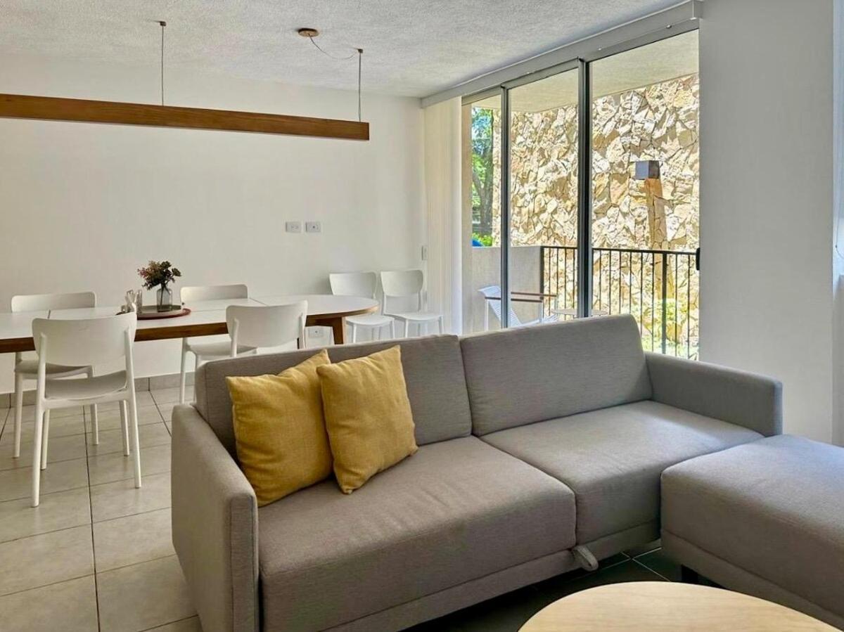 Modern Apartment, San Francisco Neighborhood * San Salvador