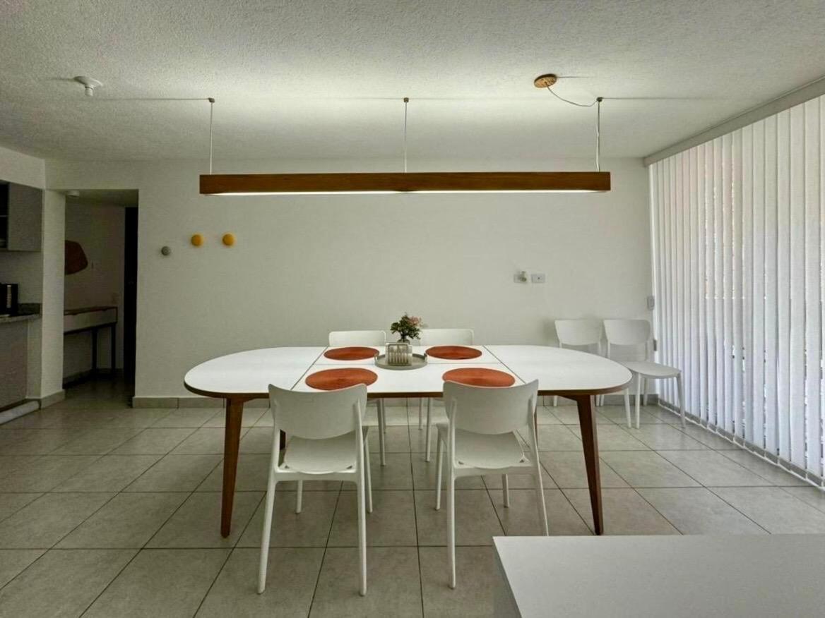 Modern Apartment, San Francisco Neighborhood Apartment