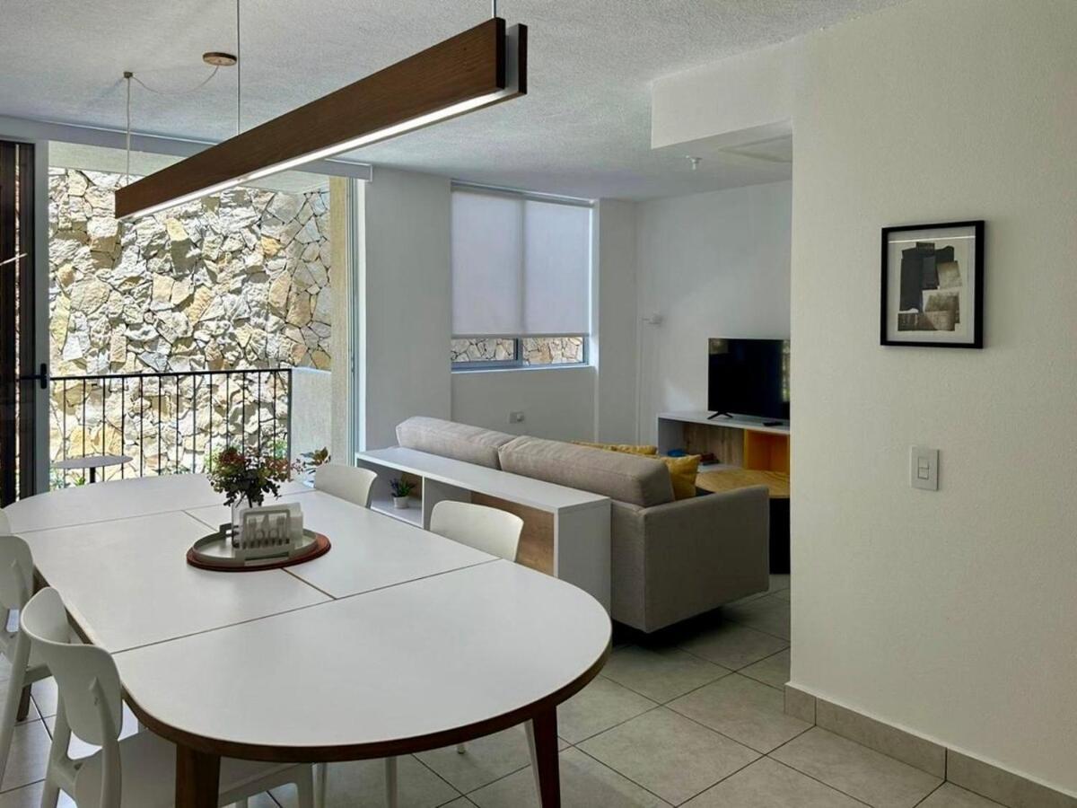 Modern Apartment, San Francisco Neighborhood * San Salvador